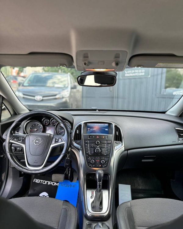 Opel Astra J - Image 9