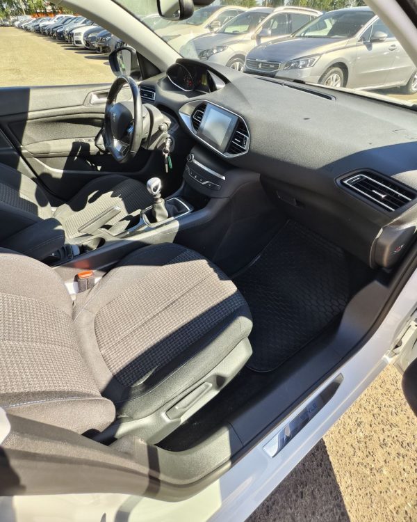 Peugeot 308 T9 · Рестайлинг - Image 14