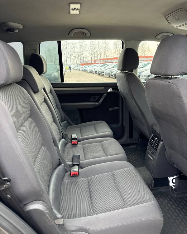 VOLKSWAGEN TOURAN - Image 12