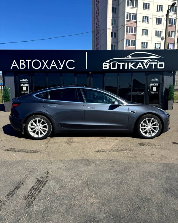 Tesla Model 3 I - Image 8