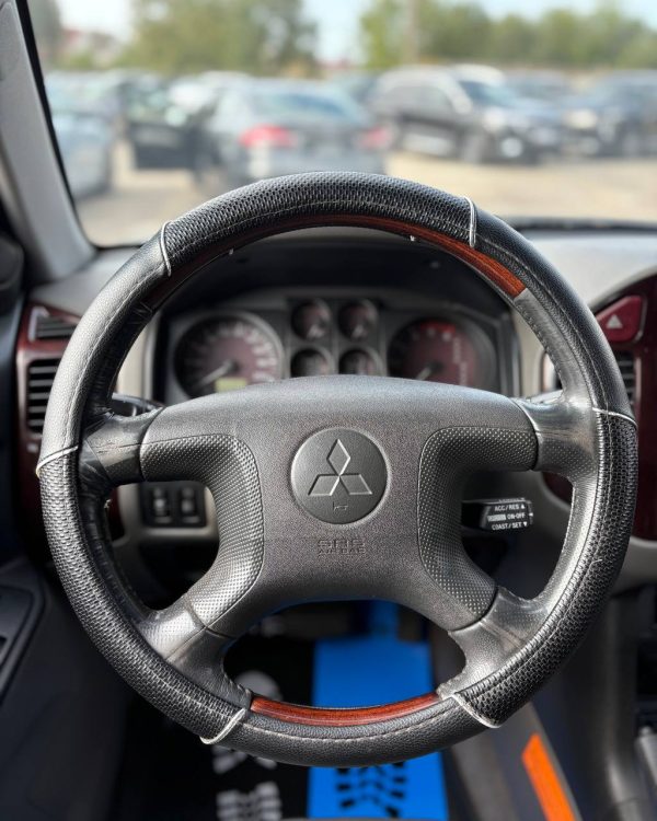 Mitsubishi Pajero III - Image 16