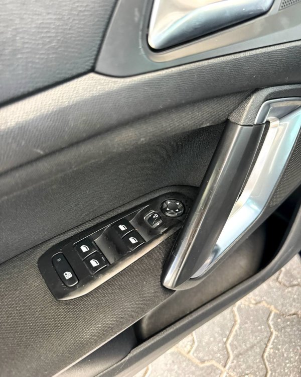 Peugeot 308 T9 - Image 9