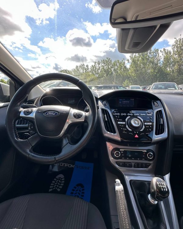 Ford Focus III - Image 9