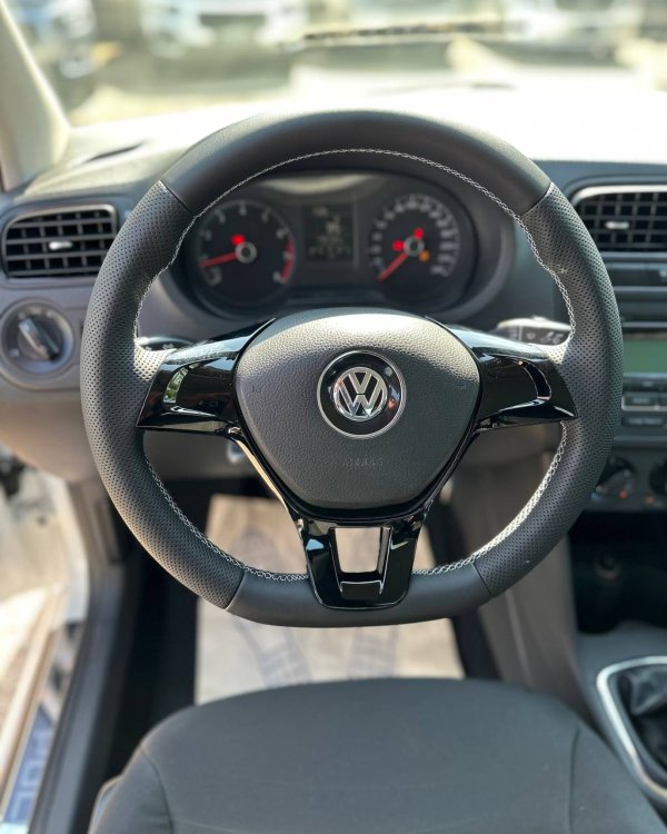 Volkswagen Polo Sedan I · Рестайлинг - Image 10