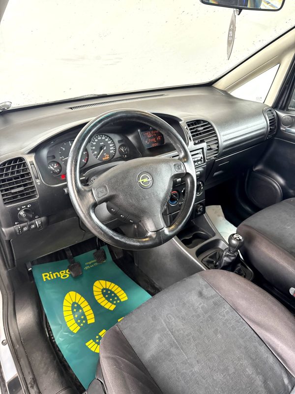 Opel Zafira A - Image 11