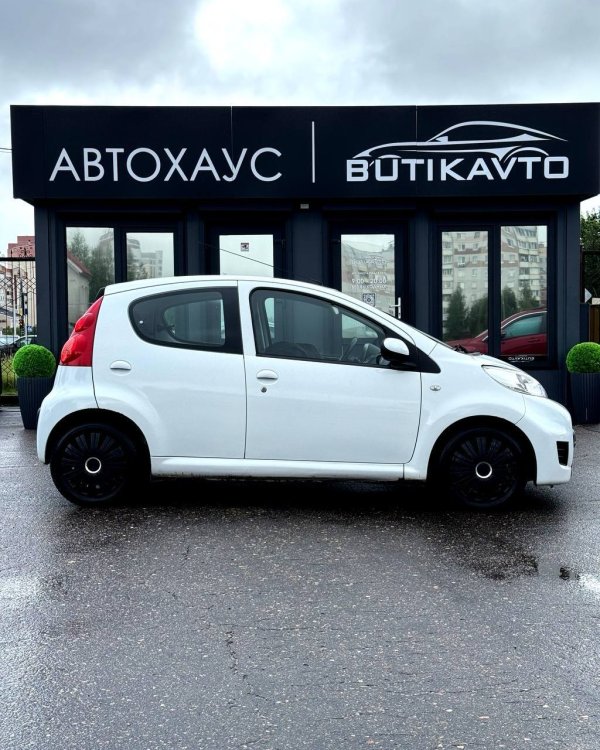 Peugeot 107 I · Рестайлинг - Image 8
