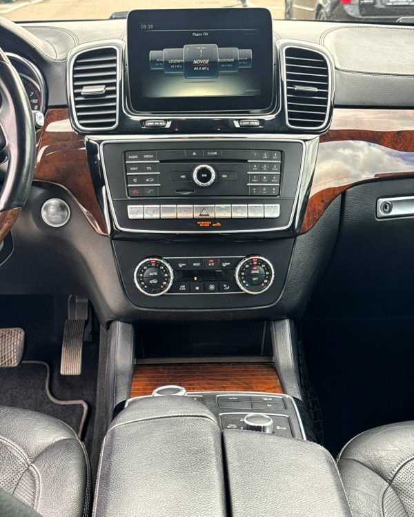Mercedes-Benz GLS X166 - Image 12