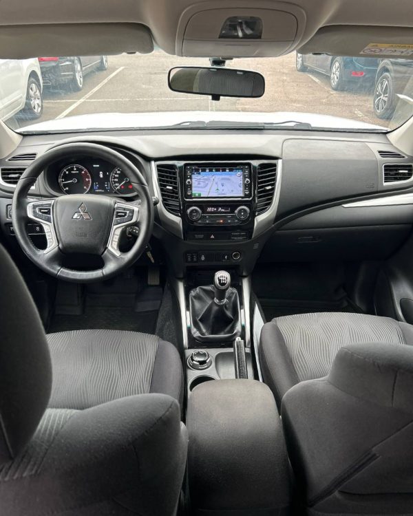 Mitsubishi Pajero Sport III - Image 9