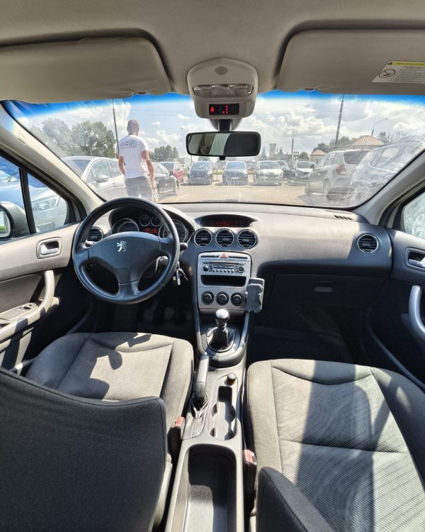 Peugeot 308 T7 - Image 8