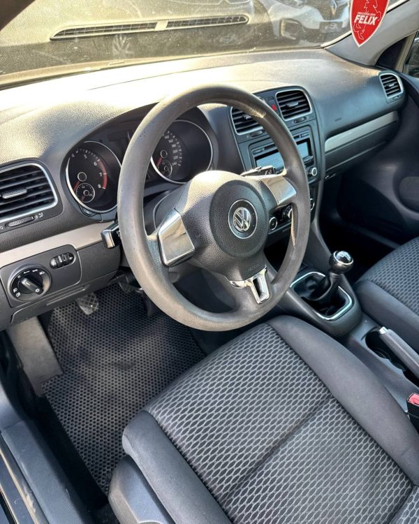 Volkswagen Golf VI - Image 11