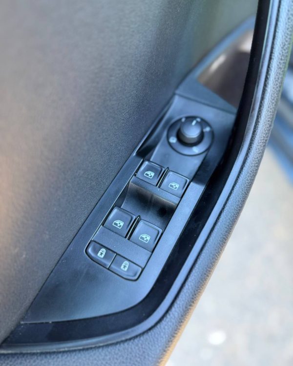 Skoda Superb III - Image 17