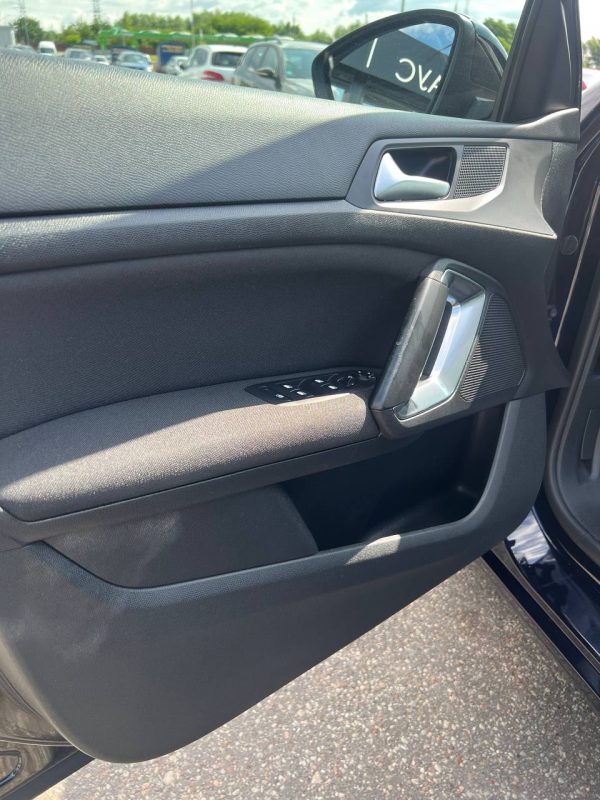Peugeot 308 T9 - Image 9