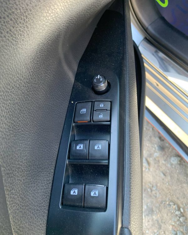 TOYOTA CAMRY TRD - Image 17