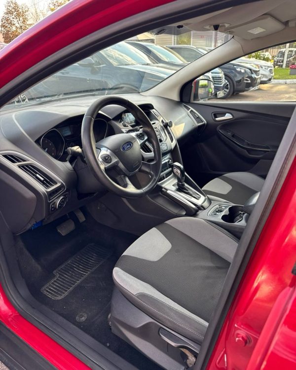 Ford Focus III - Image 10