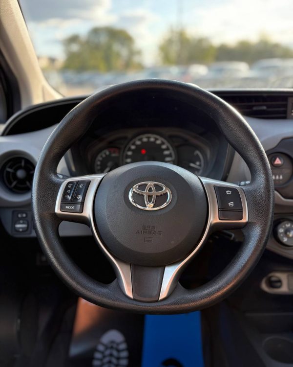 Toyota Yaris III (XP130) · 2-й рестайлинг - Image 15