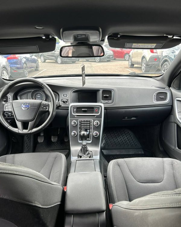 Volvo V60 I · Рестайлинг - Image 9