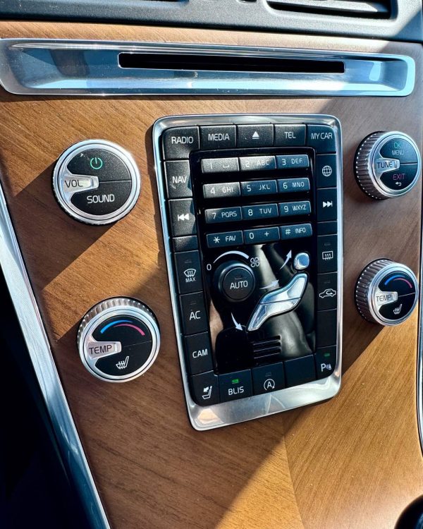 Volvo XC60 I · Рестайлинг - Image 20