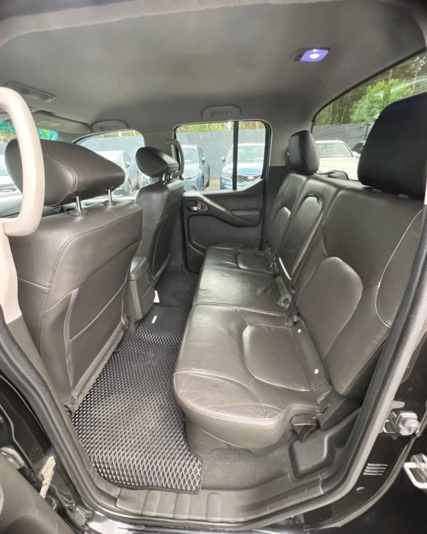 Nissan Navara D40 - Image 9