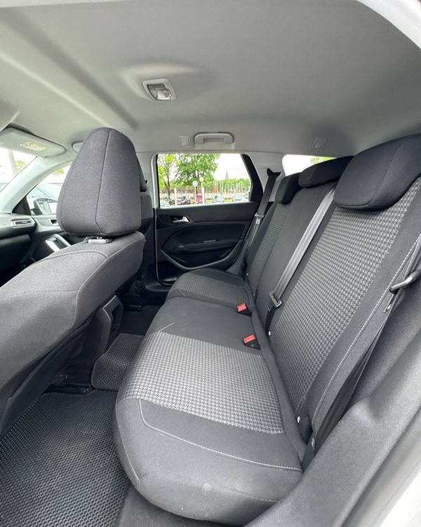 PEUGEOT 308 - Image 9
