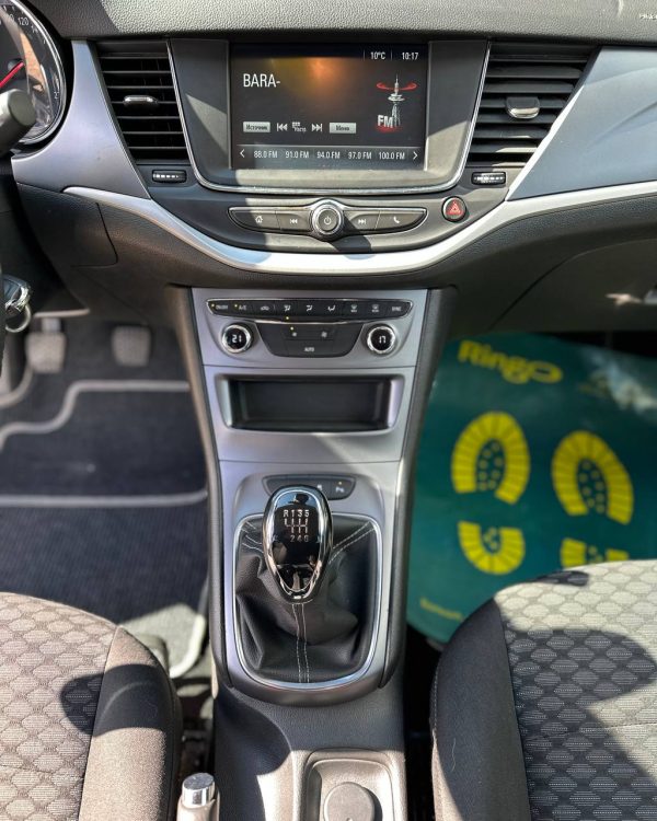 Opel Astra - Image 10