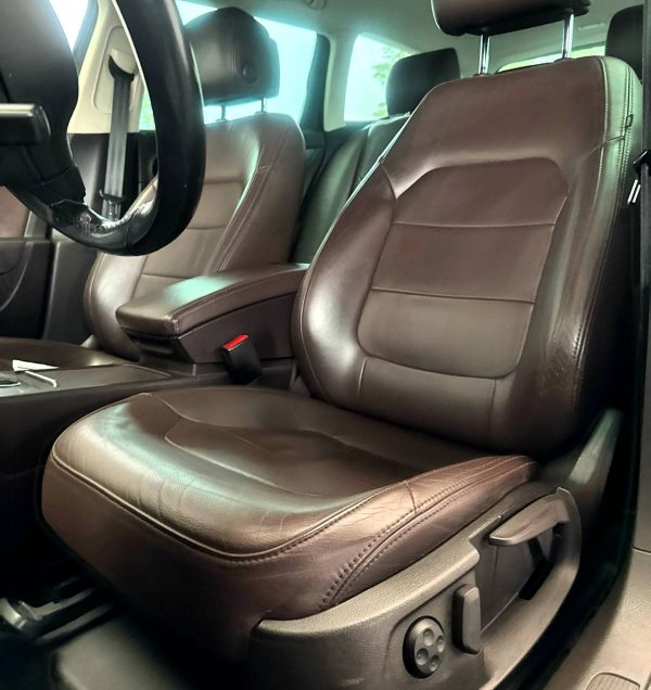 Volkswagen Passat B7 - Image 10