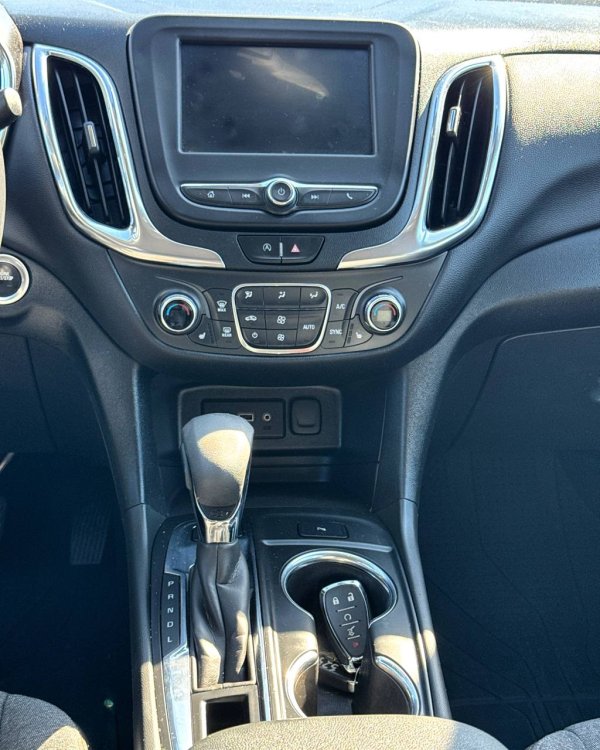 Chevrolet Equinox III · Рестайлинг - Image 11