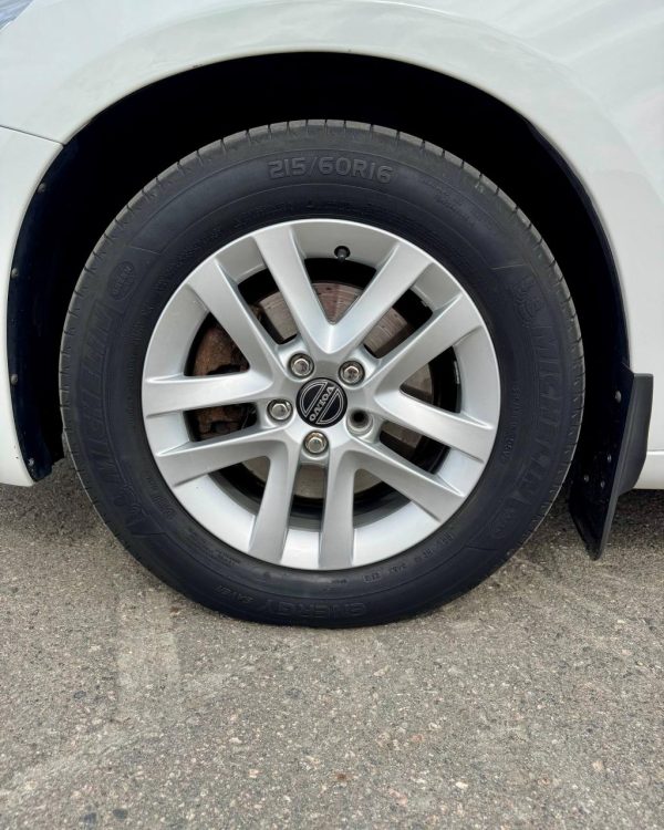 Volvo S60 II - Image 13