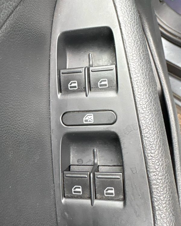 Volkswagen Jetta VI · Рестайлинг - Image 17