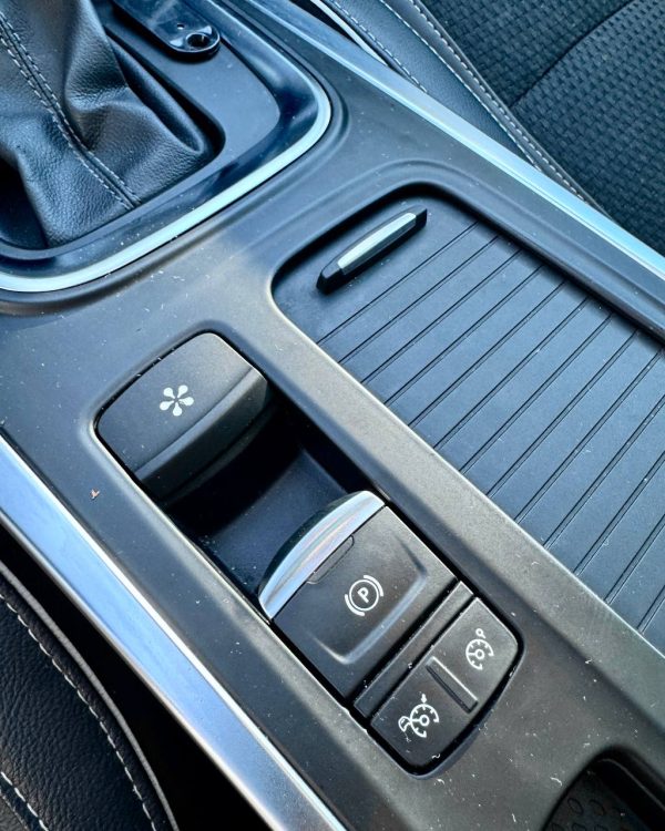 Renault Megane IV - Image 19
