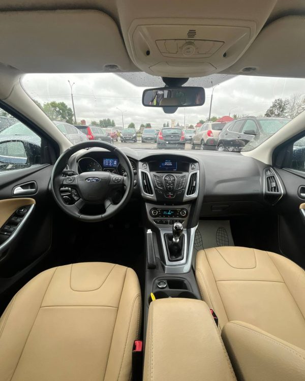 Ford Focus III - Image 9