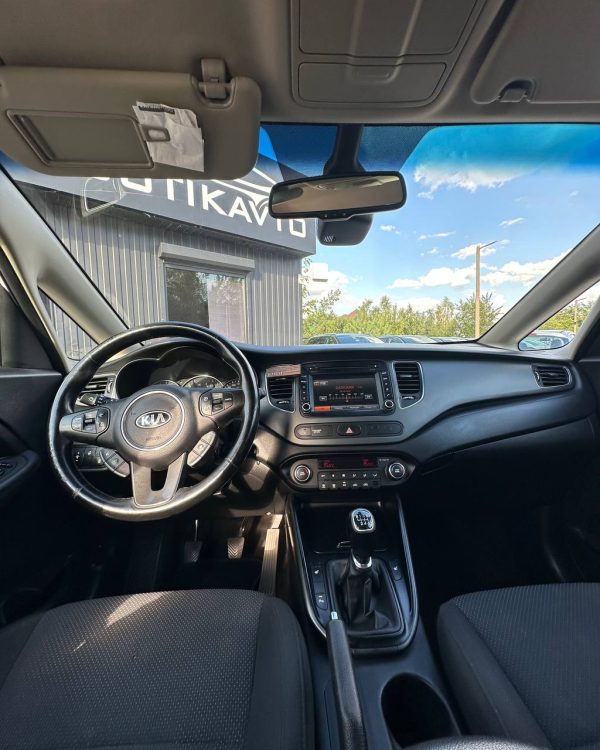 Kia Carens III - Image 9