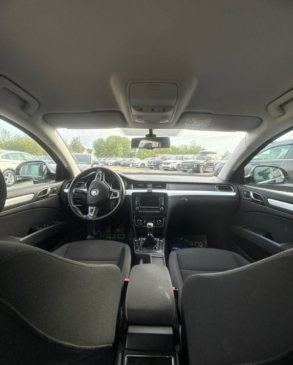 SKODA SUPERB - Image 7
