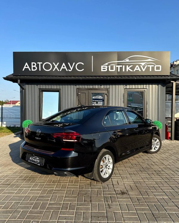 Volkswagen Polo Sedan II - Image 7