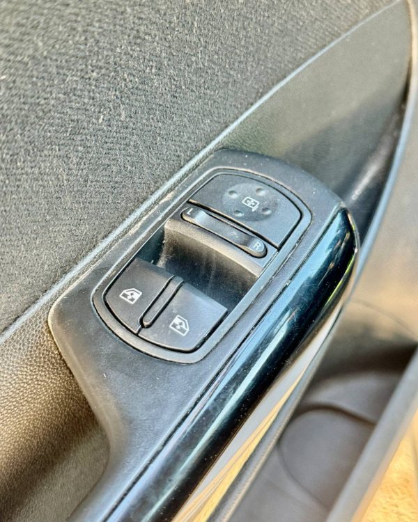 Opel Corsa D - Image 17