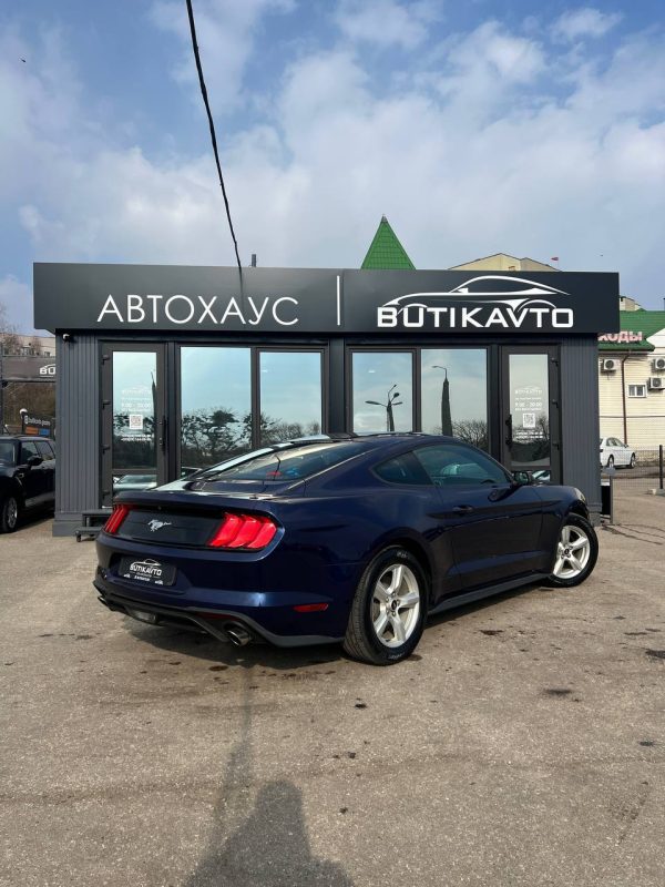 Ford Mustang - Image 7