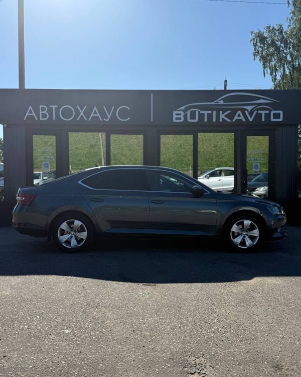 Skoda Superb III - Image 8