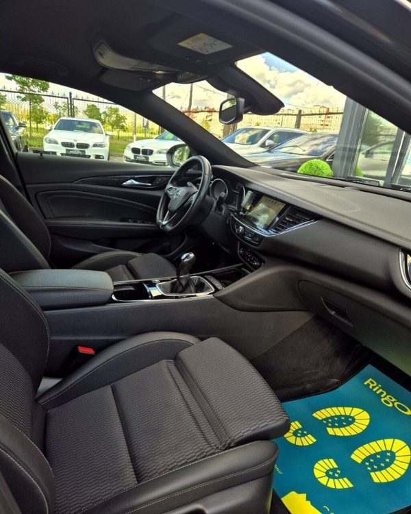 Opel Insignia - Image 11