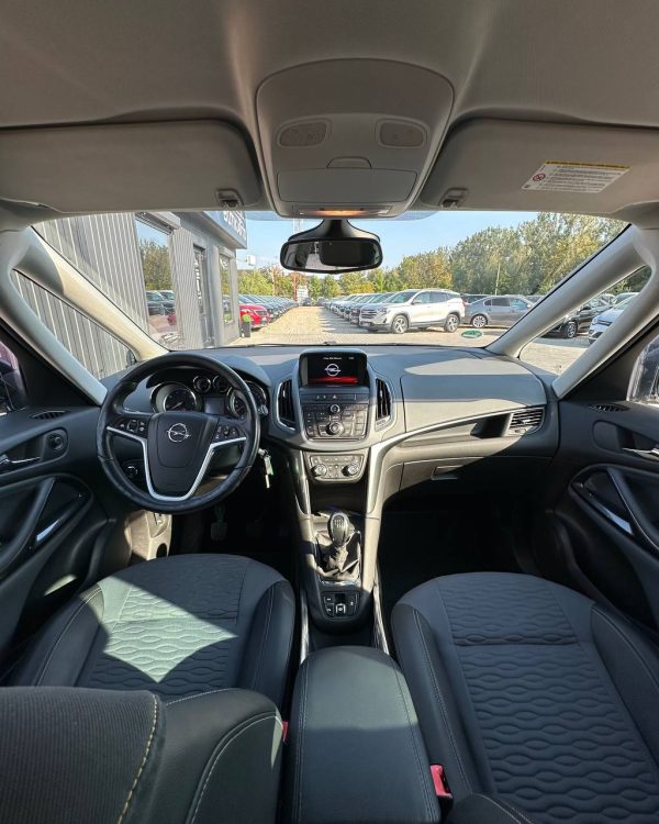 Opel Zafira C - Image 9