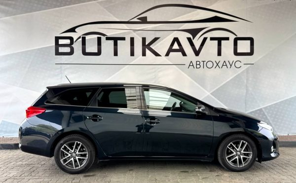 Toyota Auris II (E180) - Image 8