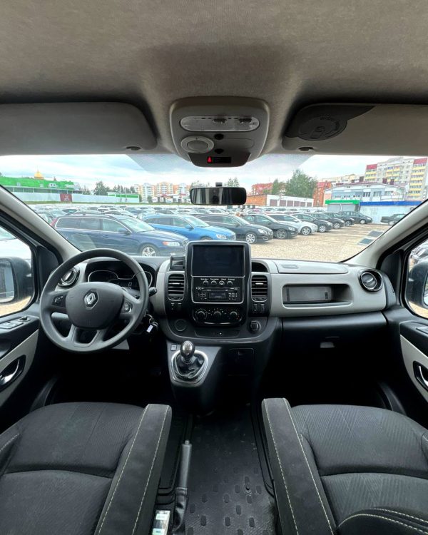 Renault Trafic III - Image 10