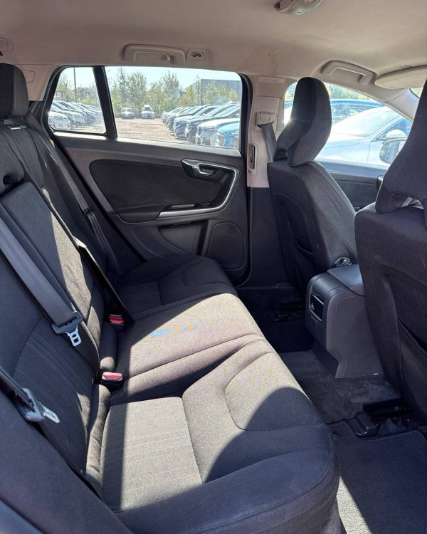 Volvo V60 I - Image 11
