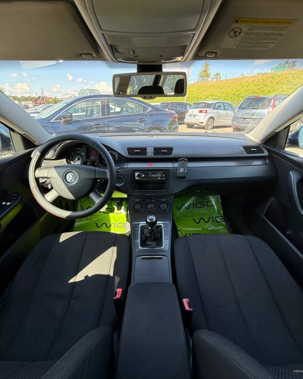 Volkswagen Passat B6 - Image 9
