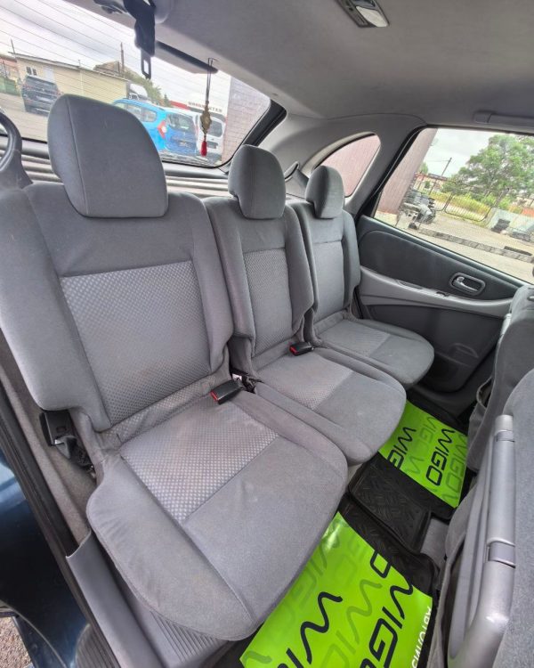Nissan Almera Tino I · Рестайлинг - Image 13