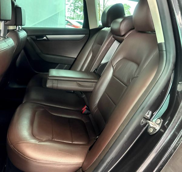 Volkswagen Passat B7 - Image 15