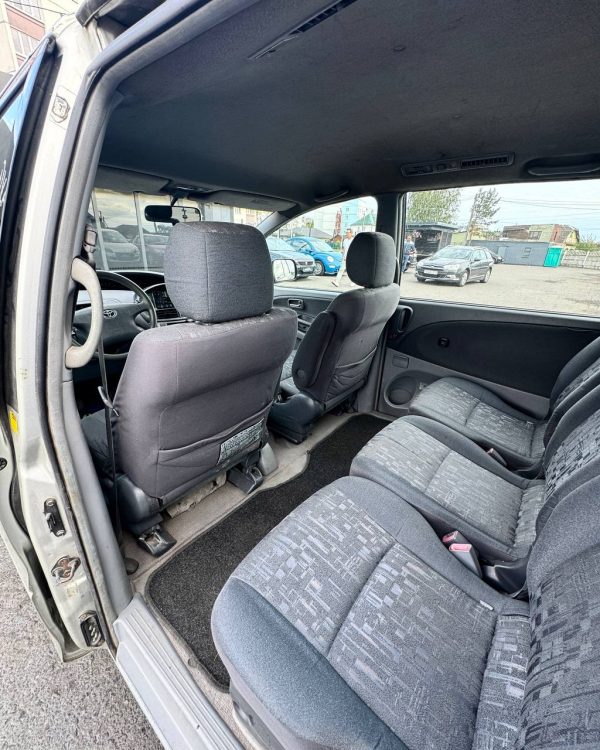 Toyota Previa II (XR30 XR40) - Image 11