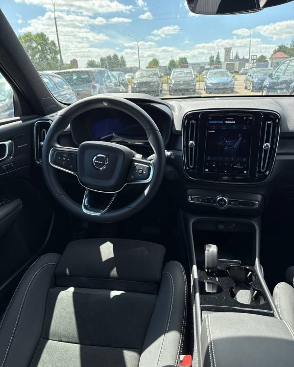 Volvo XC40 I · Рестайлинг - Image 11