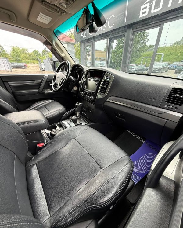 Mitsubishi Pajero IV  2-й рестайлинг - Image 12