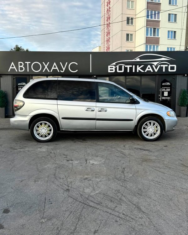 Dodge Caravan IV - Image 8