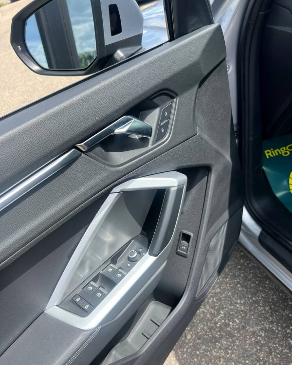 Audi Q3 F3 - Image 9