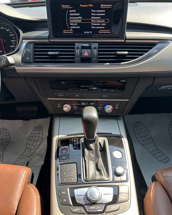 AUDI A6 - Image 10